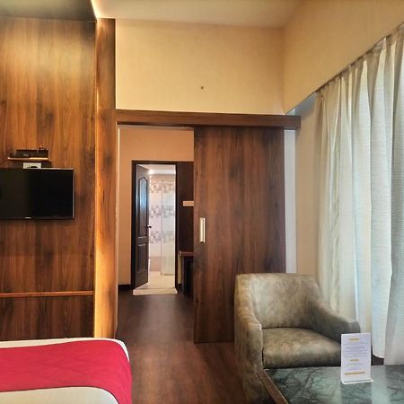 Zip By Spree Hotels Surabi International Веллуру Экстерьер фото