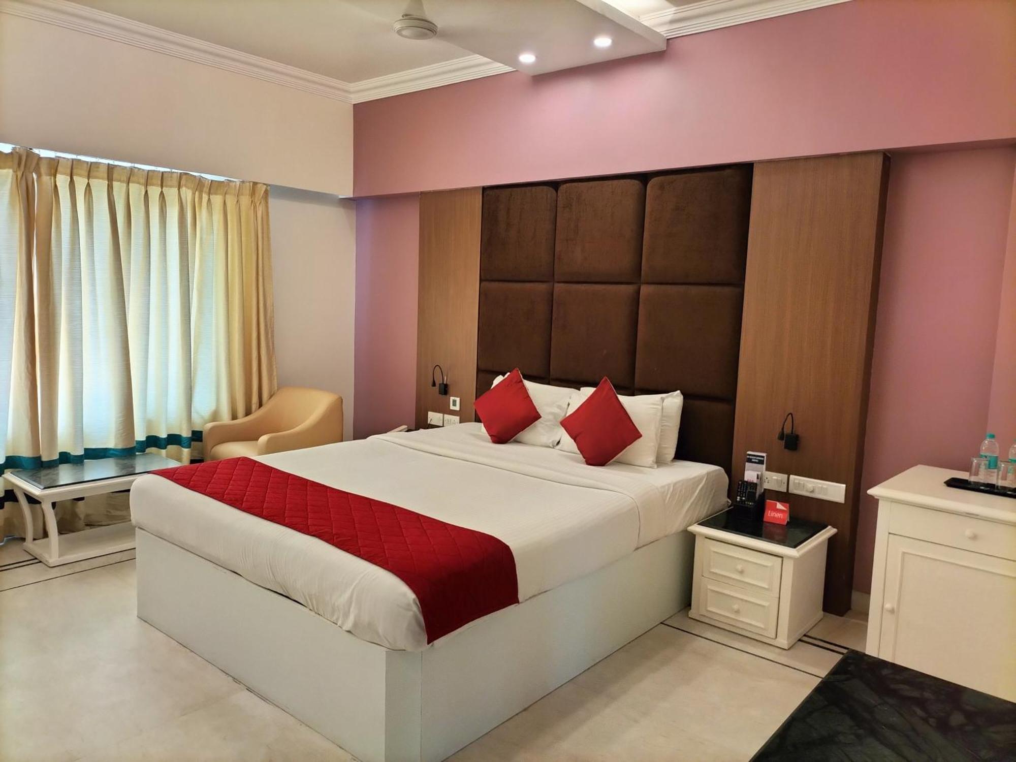 Zip By Spree Hotels Surabi International Веллуру Экстерьер фото