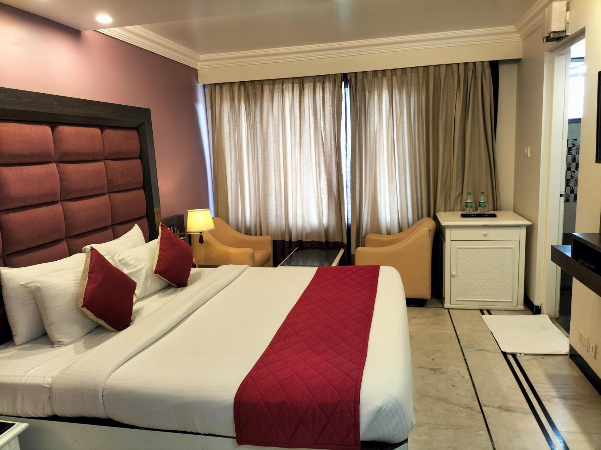 Zip By Spree Hotels Surabi International Веллуру Экстерьер фото