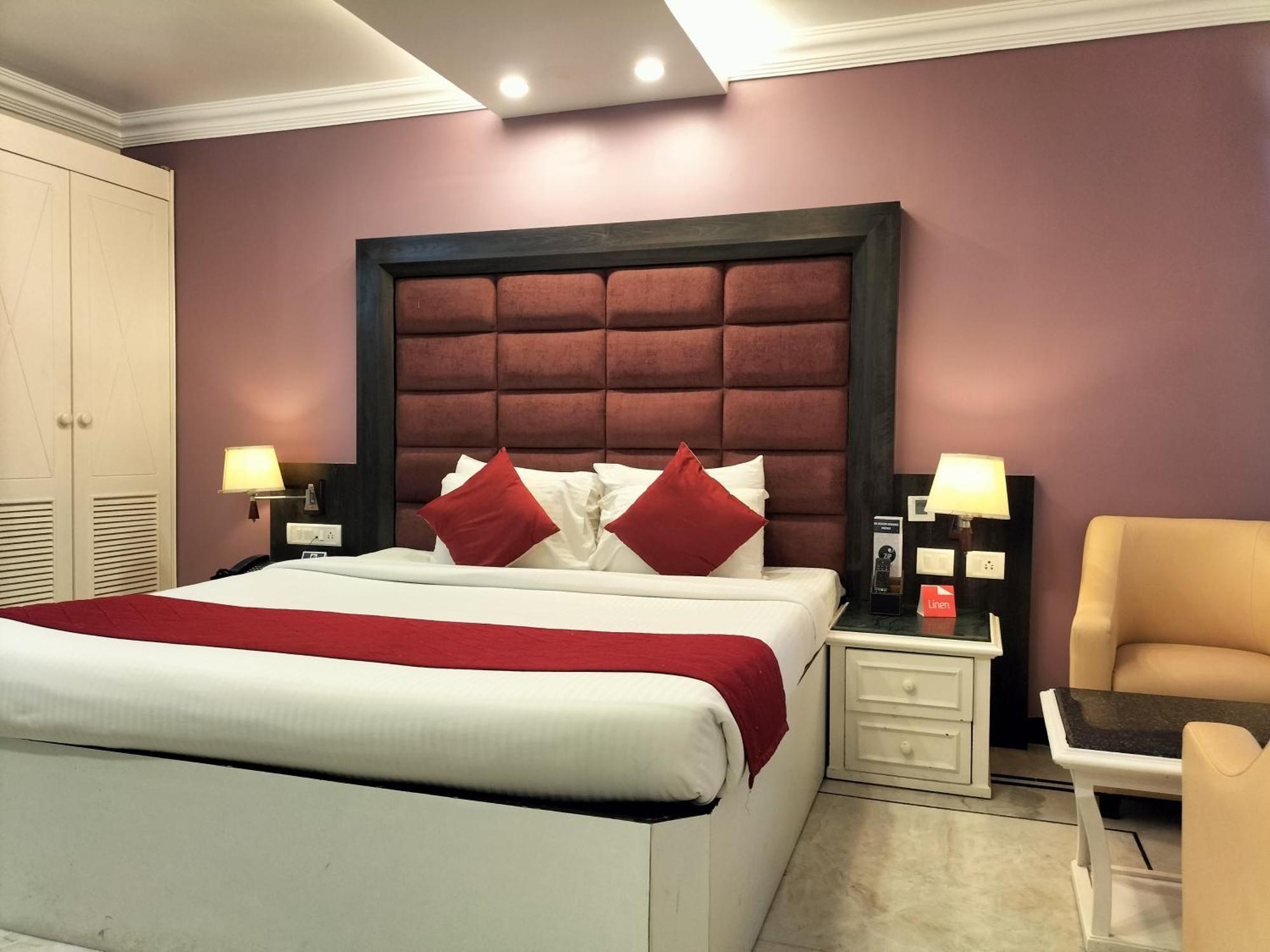 Zip By Spree Hotels Surabi International Веллуру Экстерьер фото